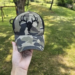 Field & Stream Deer Camo Fitted Baseball Hat (Mesh)